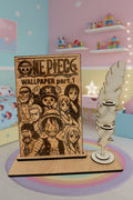 Placa de Madeira Gravada a Laser — One Piece + Porta-Canetas Pena