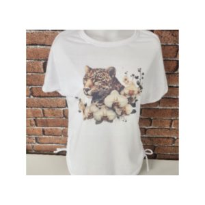 T-Shirt Exclusiva com Estampado de Borboleta!